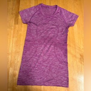 Lululemon Yoga Swiftly Tech Girl's Sports Short Sleeve T-Shirt Pink SIZE 2 Used